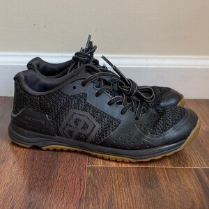 Black Women's Athletic Trainer Shoes - Low-Top Lace-Up